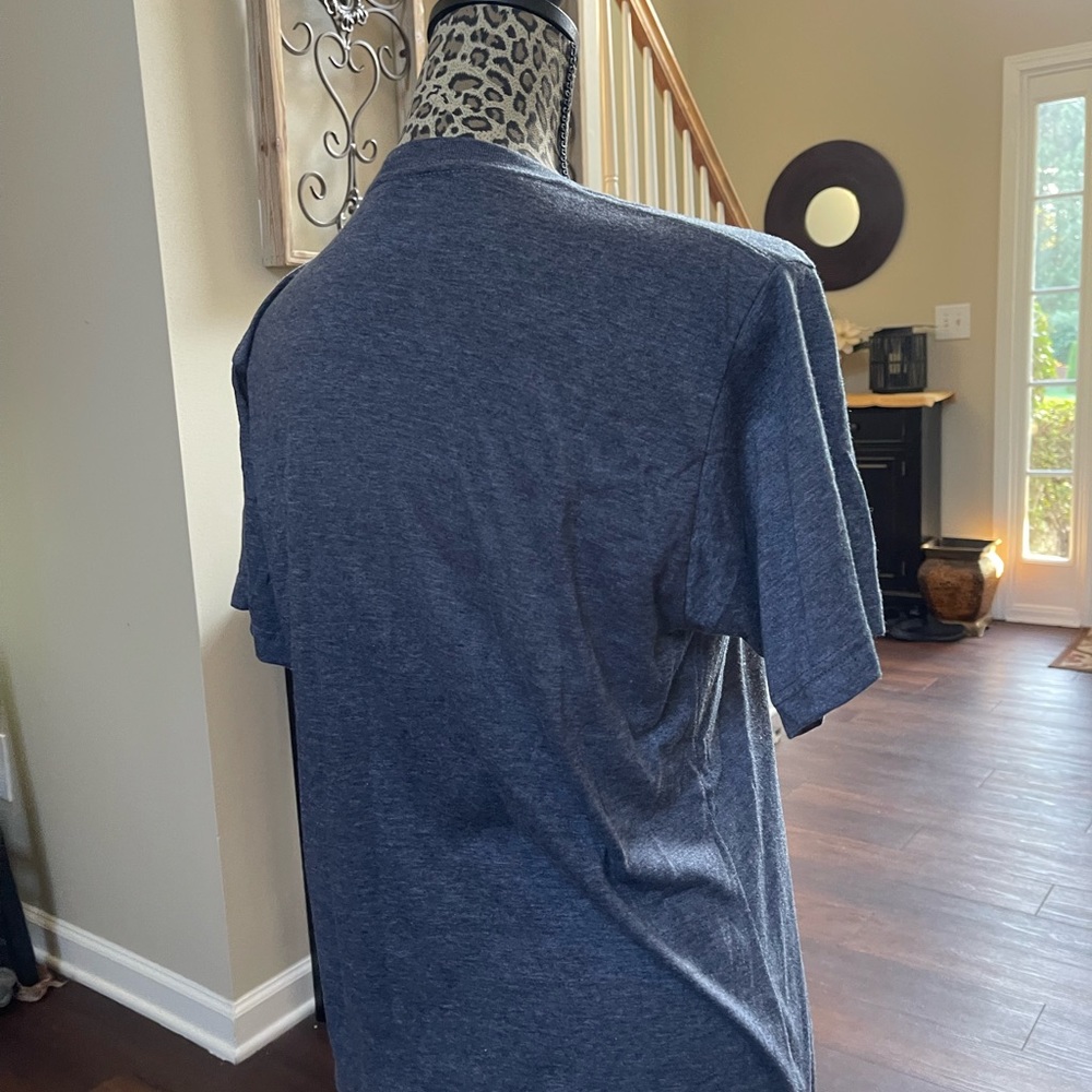 Live to Play Gray T-Shirt - Picture 4 of 4